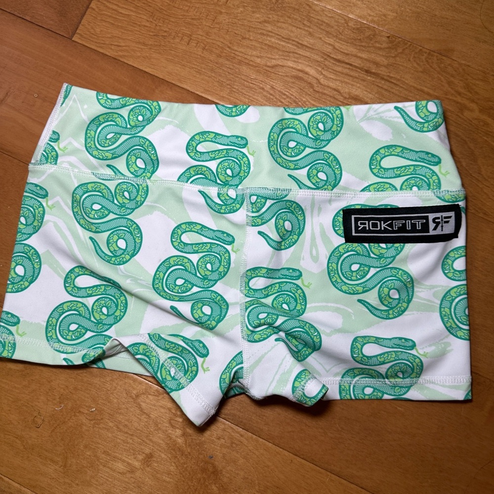Green Snake Print Women's workout booty shorts - Picture 3 of 5